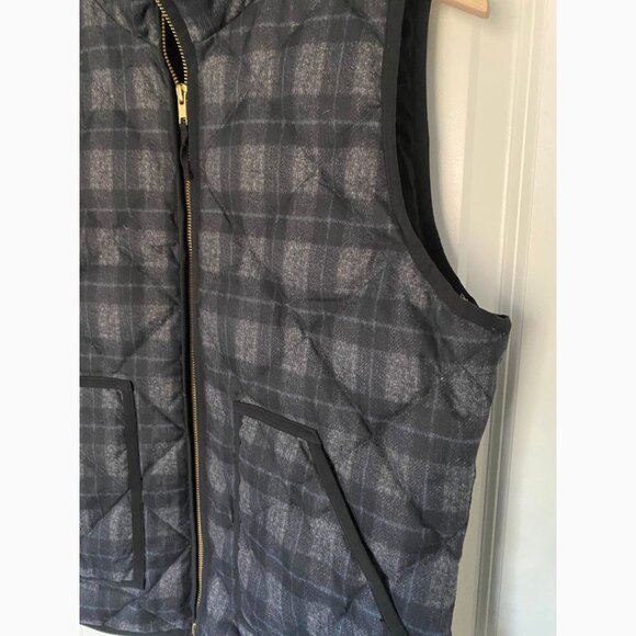 J.Crew Quilted Puffer Vest Gray Black Plaid Medium - Picture 3 of 5